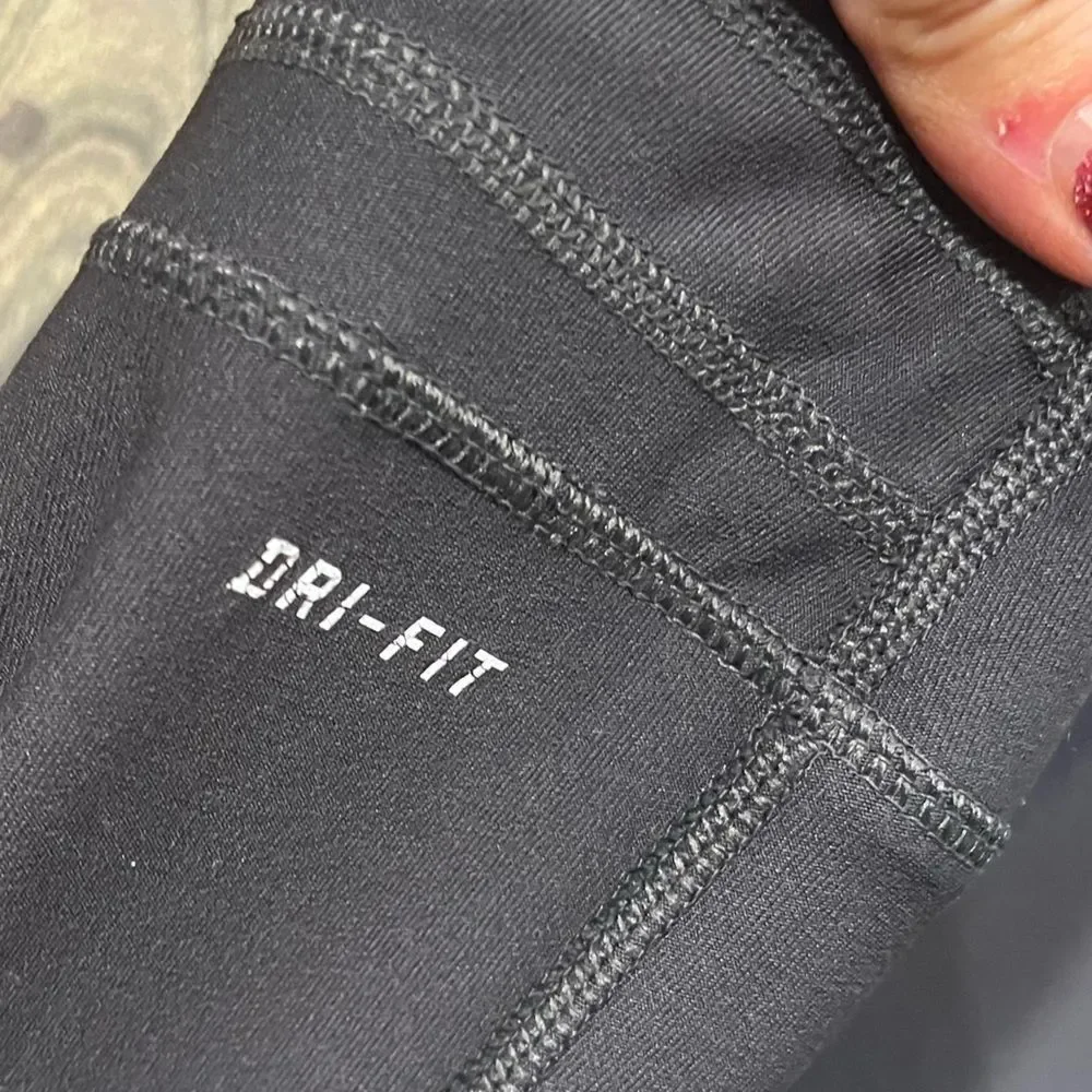 Nike details mid